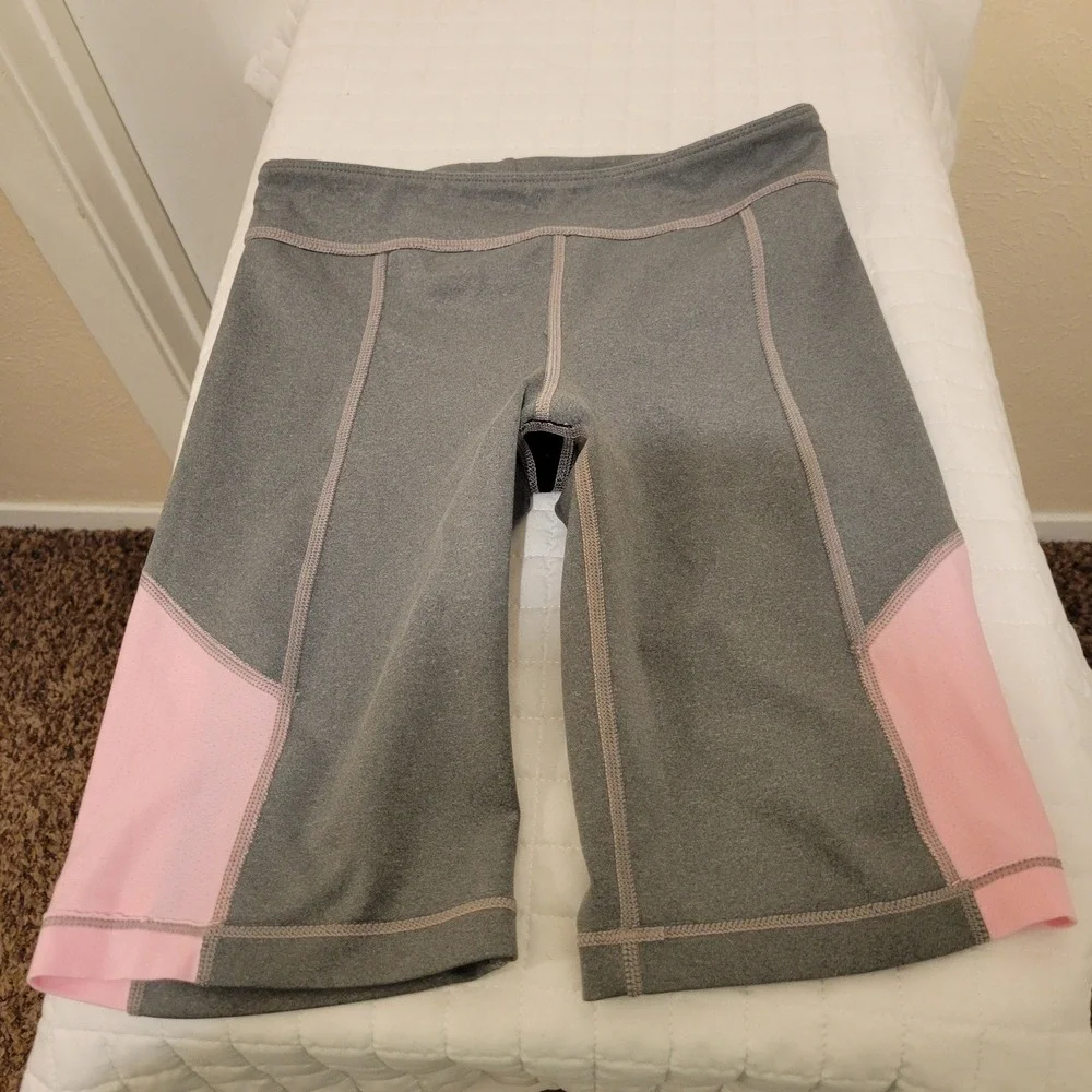 Nike Trophy Dri-FIT Tight Fit Biker Shorts Women's L Grey Pink Athletic Running